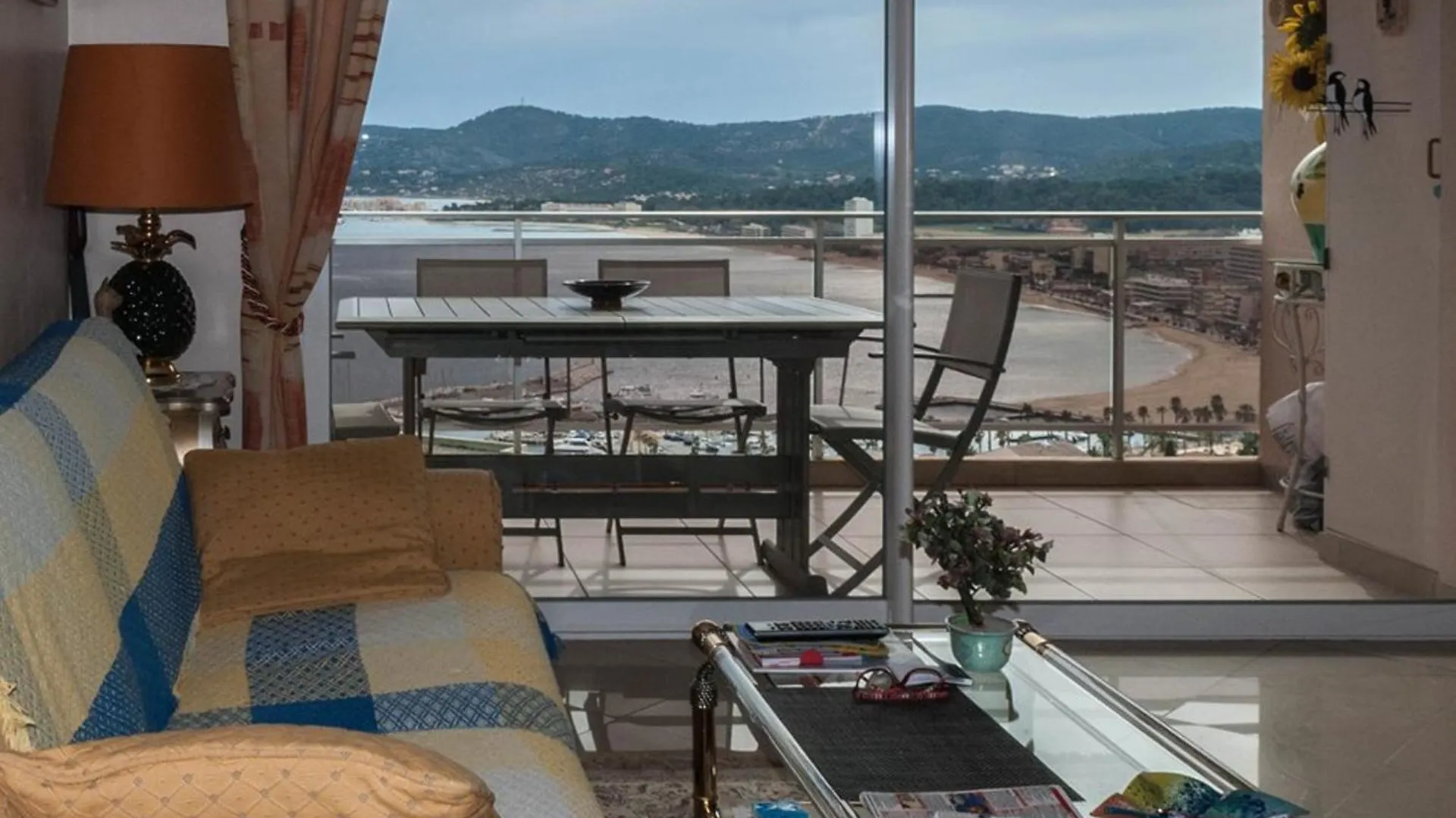 Beau 3 Pieces Au Lavandou Avec Terrasse Et Parking - Fr-1-803-34 르 라방두 아파트